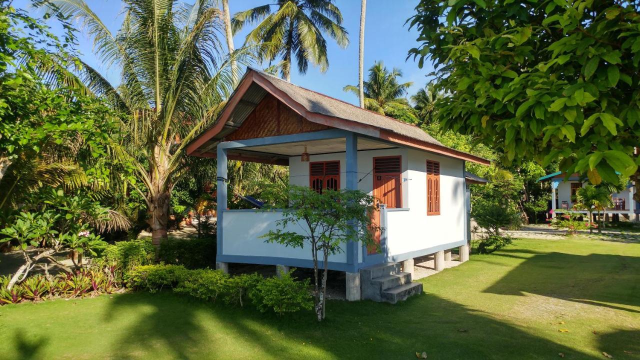 New Raya - Nias Beach Bungalows Lagudri Экстерьер фото